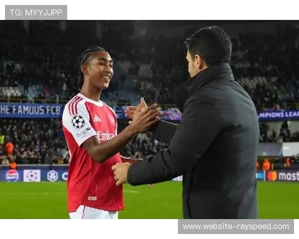 阿森纳16岁小将萨蒙首秀，创俱乐部欧冠最年轻出场纪录